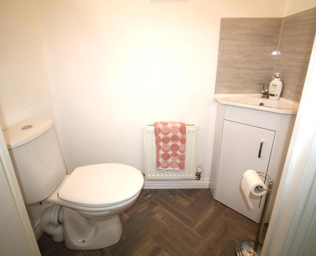 Ashington - 2 Bedroom House - Beautifully Decorated & Furnished - Large Garden 외부 사진