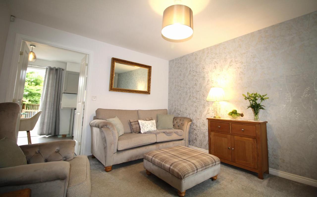 Ashington - 2 Bedroom House - Beautifully Decorated & Furnished - Large Garden 외부 사진