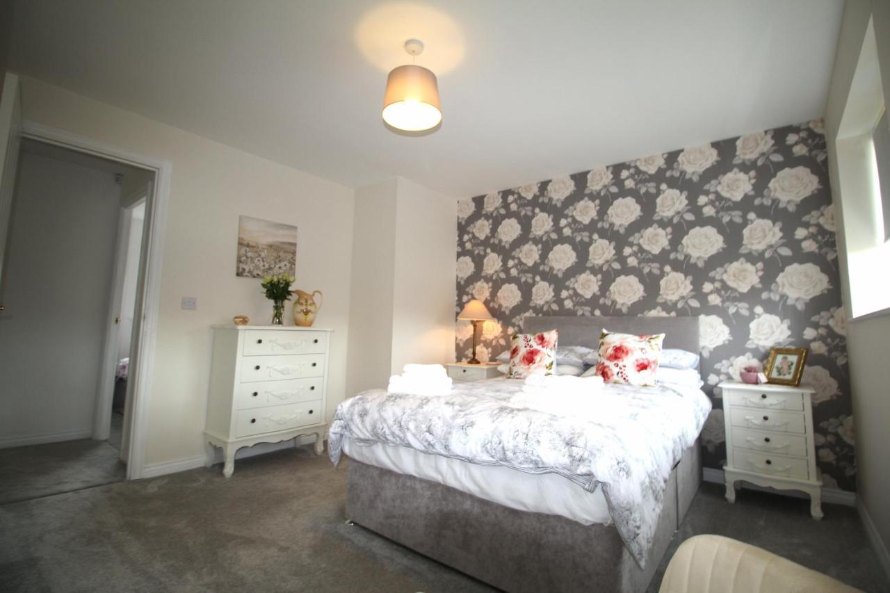 Ashington - 2 Bedroom House - Beautifully Decorated & Furnished - Large Garden 외부 사진