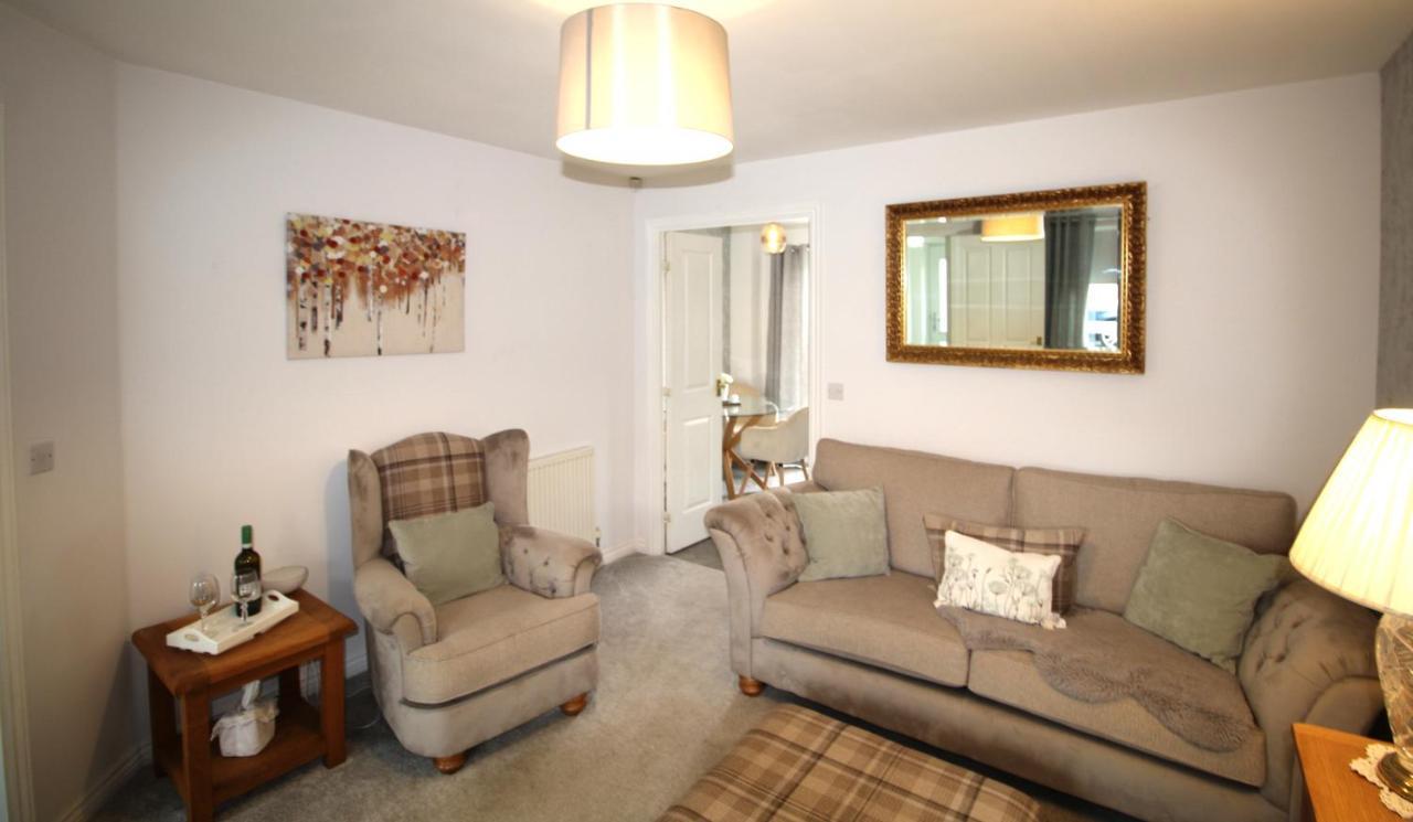 Ashington - 2 Bedroom House - Beautifully Decorated & Furnished - Large Garden 외부 사진