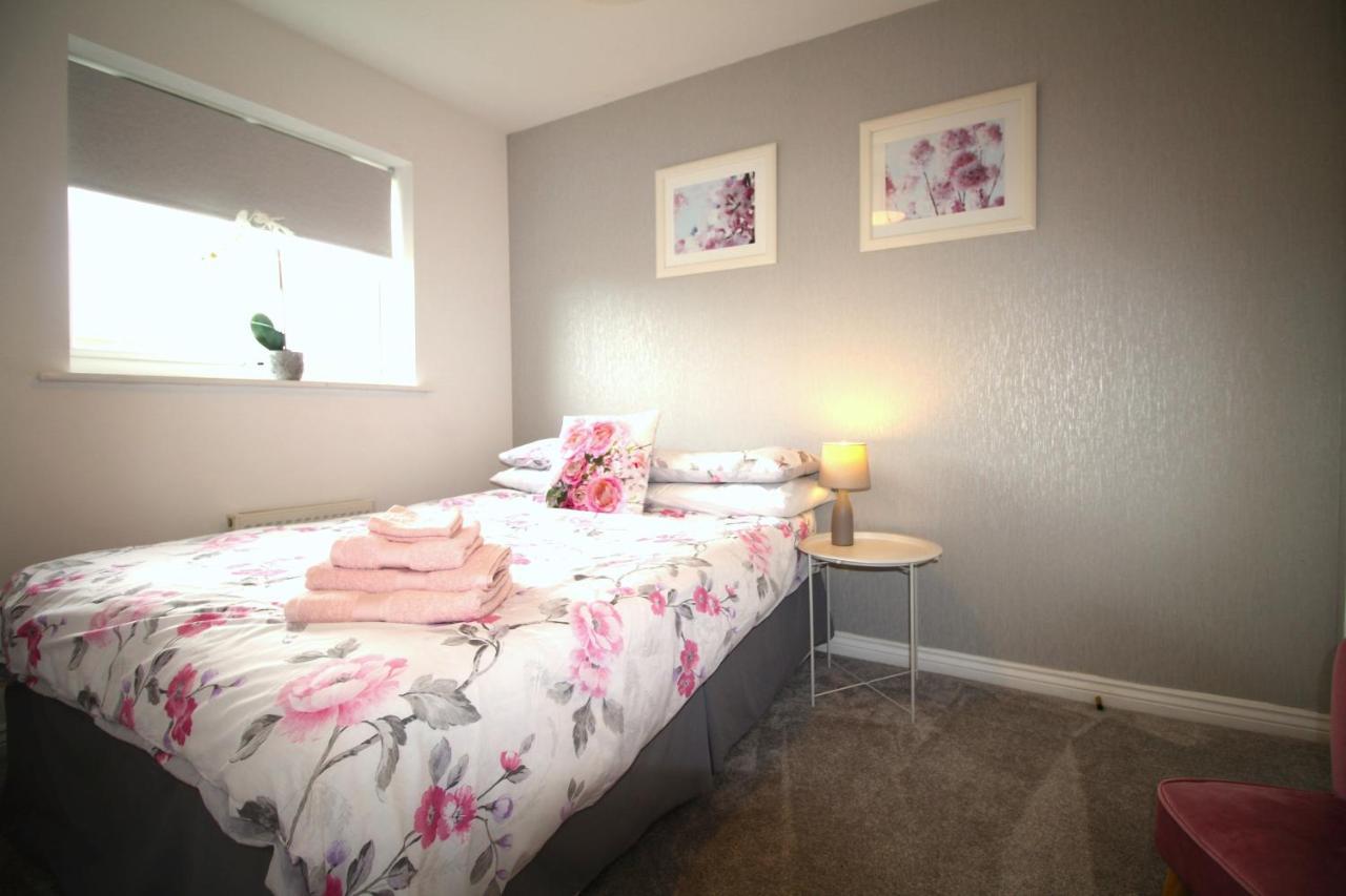 Ashington - 2 Bedroom House - Beautifully Decorated & Furnished - Large Garden 외부 사진