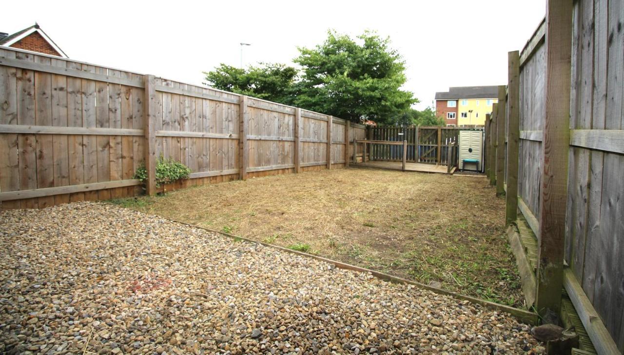 Ashington - 2 Bedroom House - Beautifully Decorated & Furnished - Large Garden 외부 사진