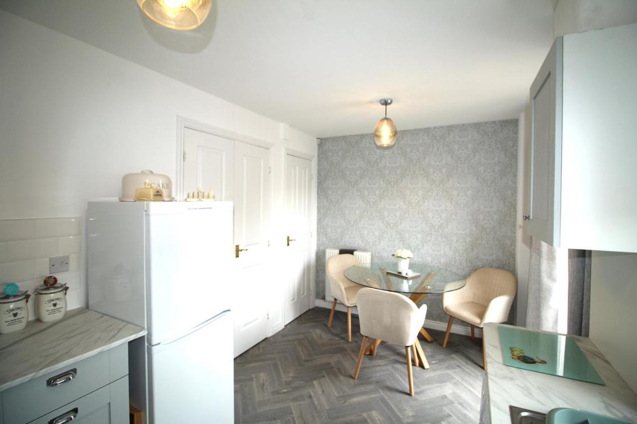 Ashington - 2 Bedroom House - Beautifully Decorated & Furnished - Large Garden 외부 사진