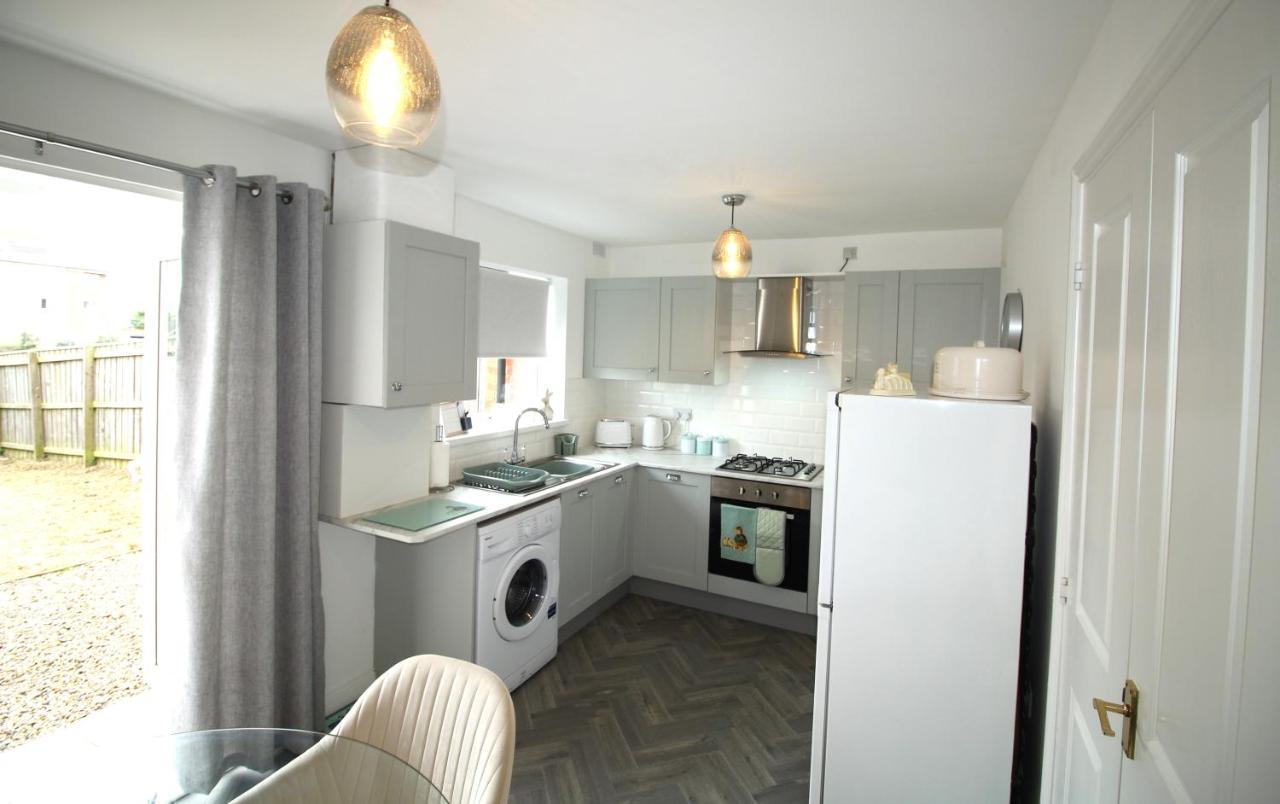 Ashington - 2 Bedroom House - Beautifully Decorated & Furnished - Large Garden 외부 사진