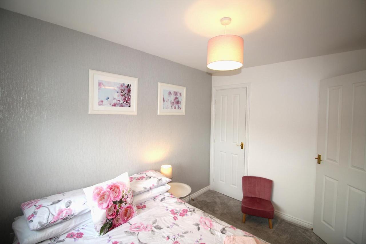 Ashington - 2 Bedroom House - Beautifully Decorated & Furnished - Large Garden 외부 사진